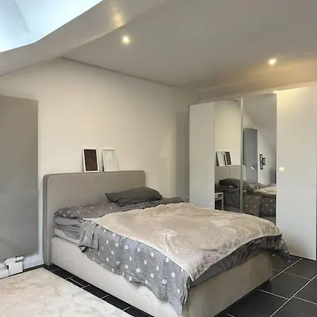 2 Bedroom In Weseler Strasse Apartment *